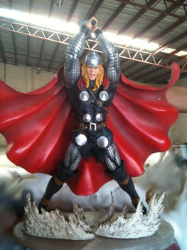 thor 1:4 scale with base