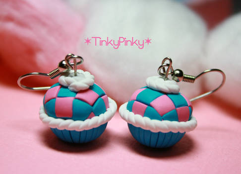 checkers cupcake earrings