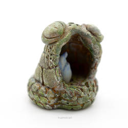 Yanwing Frog Lantern