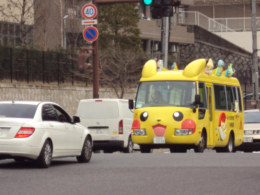 Pikachu Bus by CloverWing