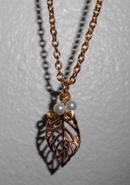 Gold Leaf Necklace (White Pearl Variant)