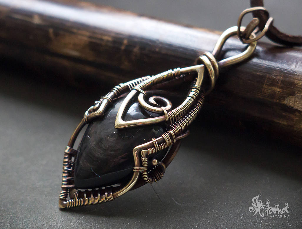 obsidian_pendant_by_artarina_dbqmx2y-pre.jpg