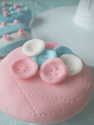 Cute as a button cupcakes