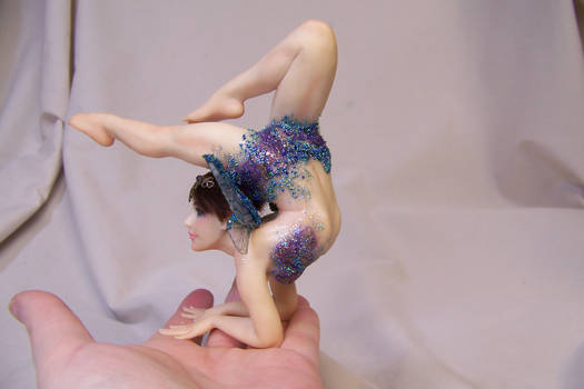 Sapphyre: contortionist fairy