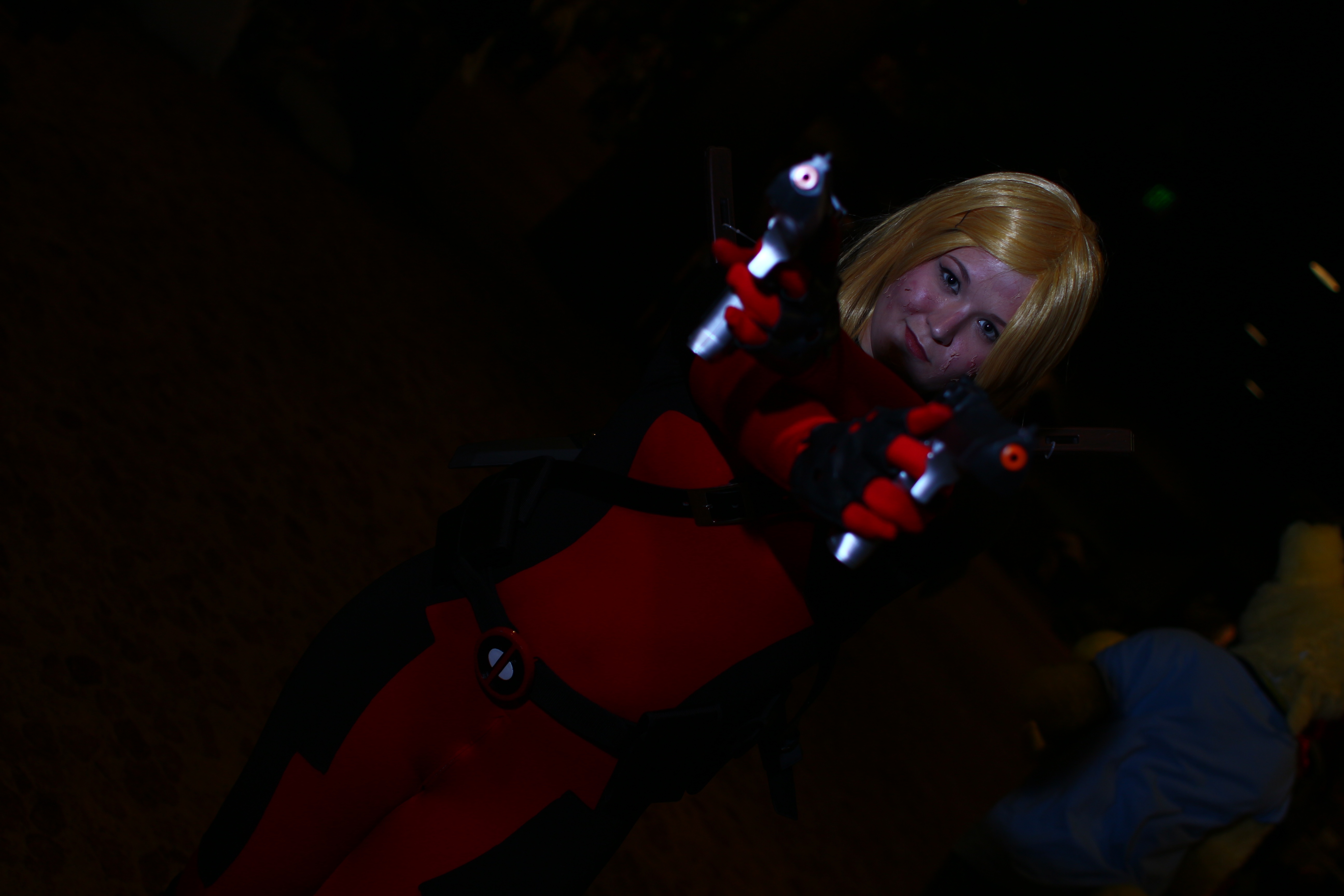 ColossalCon 2014 - Fem Deadpool