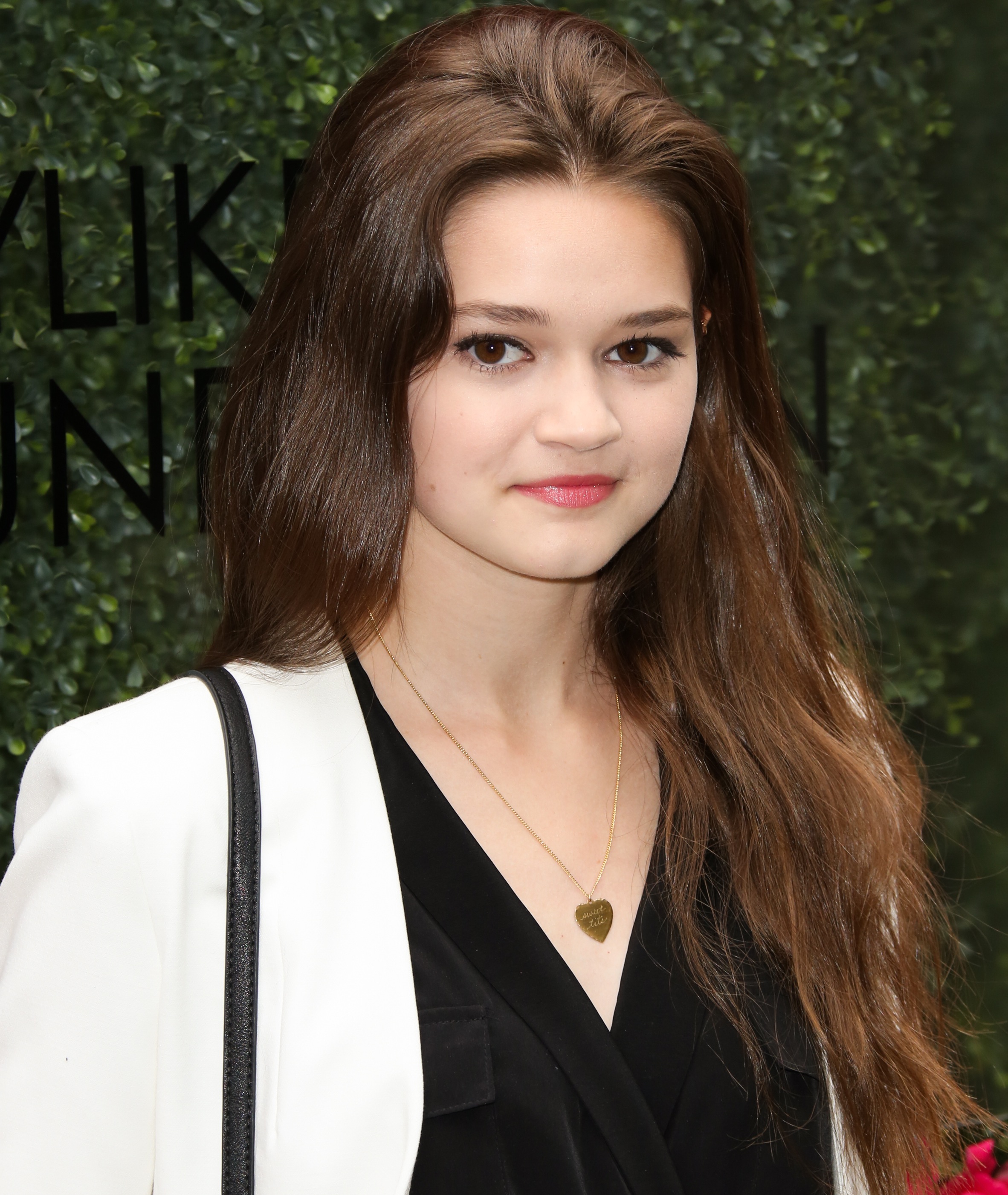 Ciara Bravo(2).