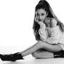 Ariana Grande 5.