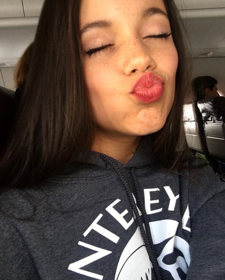 Young Goddess Jenna Ortega kiss 2. by Goddessgg on DeviantArt