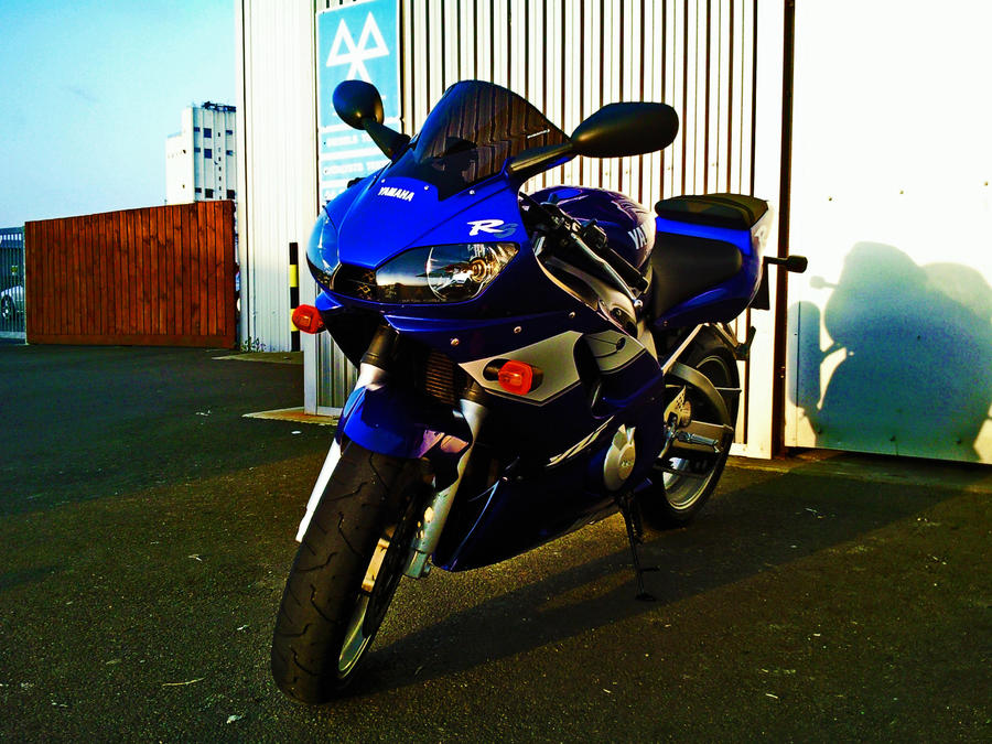 Yamaha R6 simply beautiful by hollowkonan on DeviantArt