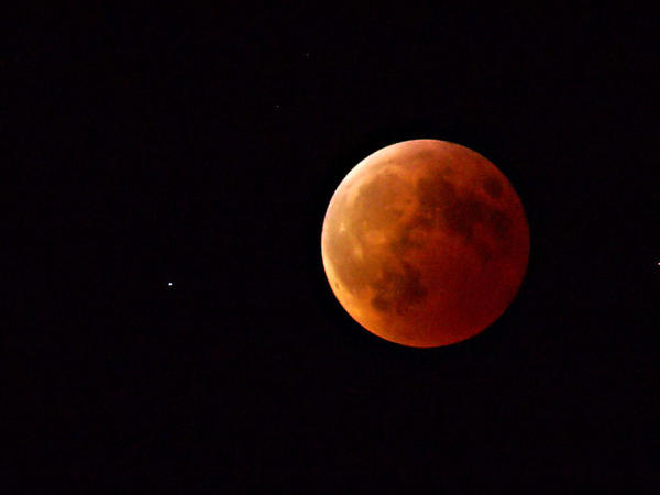 Lunar Eclipse Wallpaper By Squonk57 On Deviantart