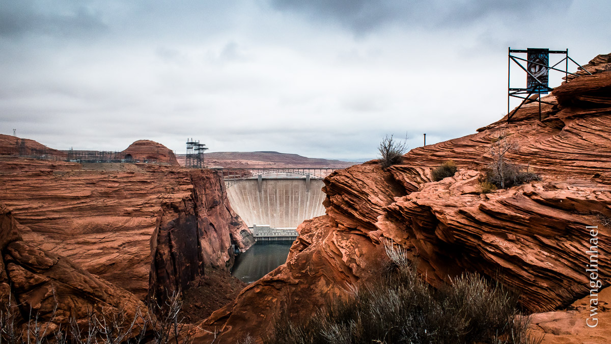 Hydroelectric dam