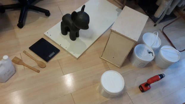 Making a silicone mold. Preparation.