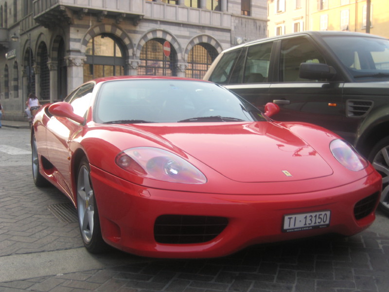 Ferrari in lago di como