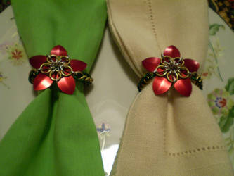 Poinsettia Napkin Rings 2