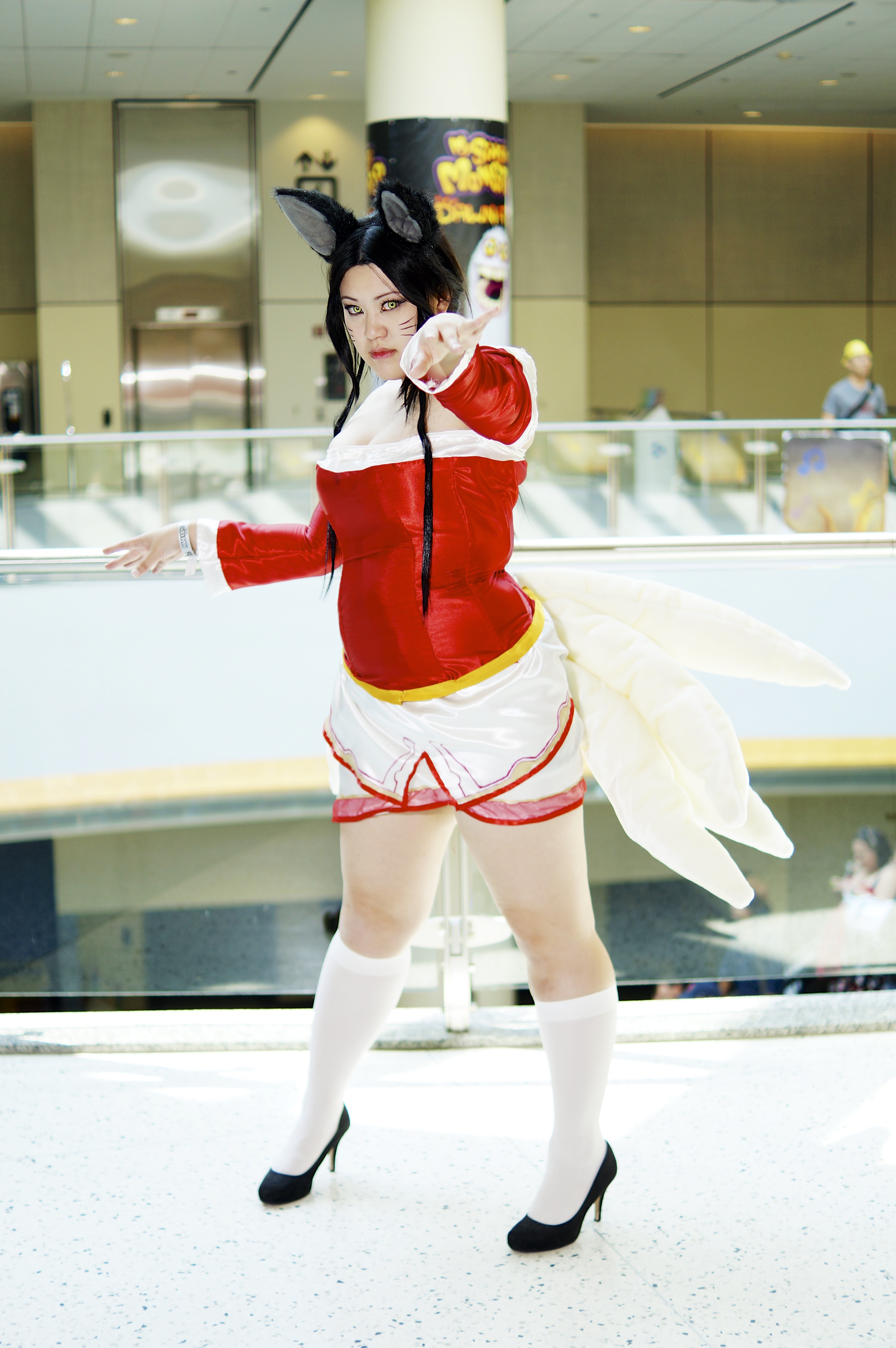 Classic Ahri Fan Expo 2015 Hallway Shot #01