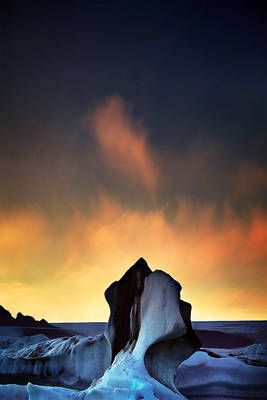 Dancing flames above the Ice