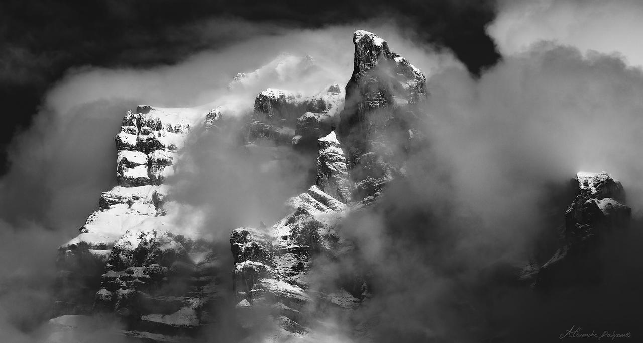 Titan_AD2013 by alexandre-deschaumes
