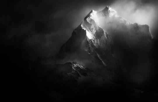 #9099  The Howling Mountain