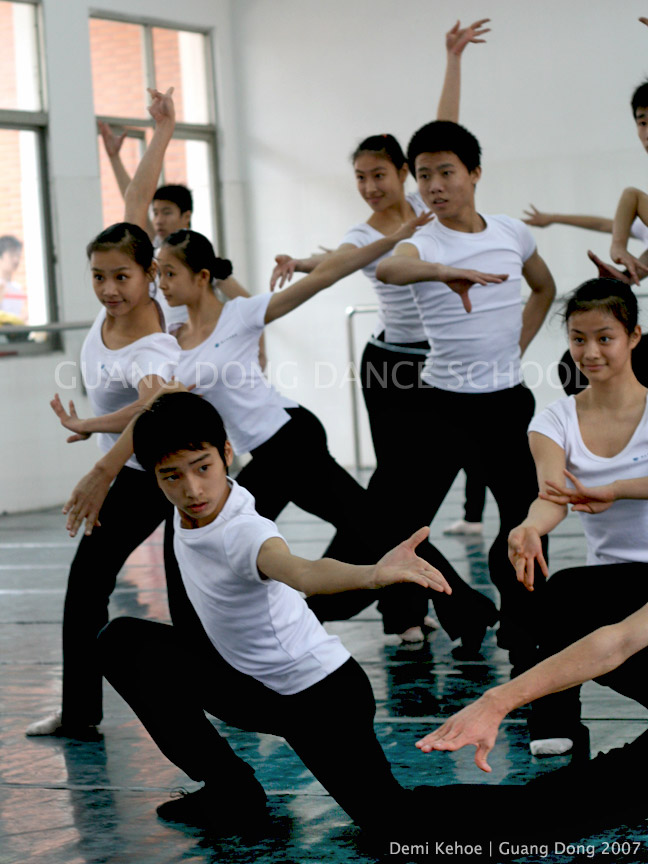 Guang Dong Dancers V