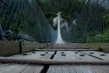 Grimsepass Schweiz Haengebruecke