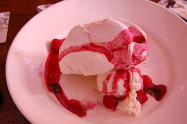 Raspberry Pavlova