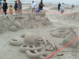 The Soundwaves Sand Sculpture1