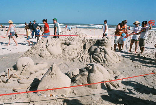 The Soundwaves Sand Sculpture2