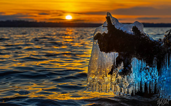 Icy Sunset on Devil's Track Lake