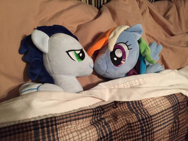 Soarin' and Dash in Bed