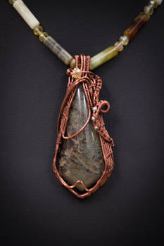 Wire Woven Dragon Vein Agate Necklace