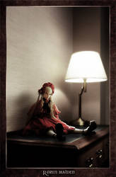 Crimson doll 'rozen maiden'