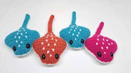 Crochet Stingray free pattern by Ludaritz