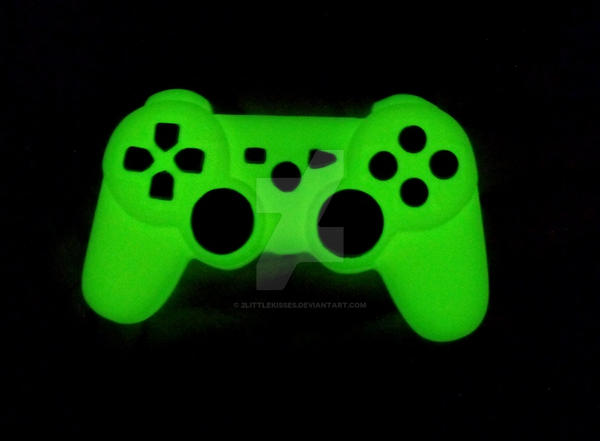 Glow in the dark Controller Pendant