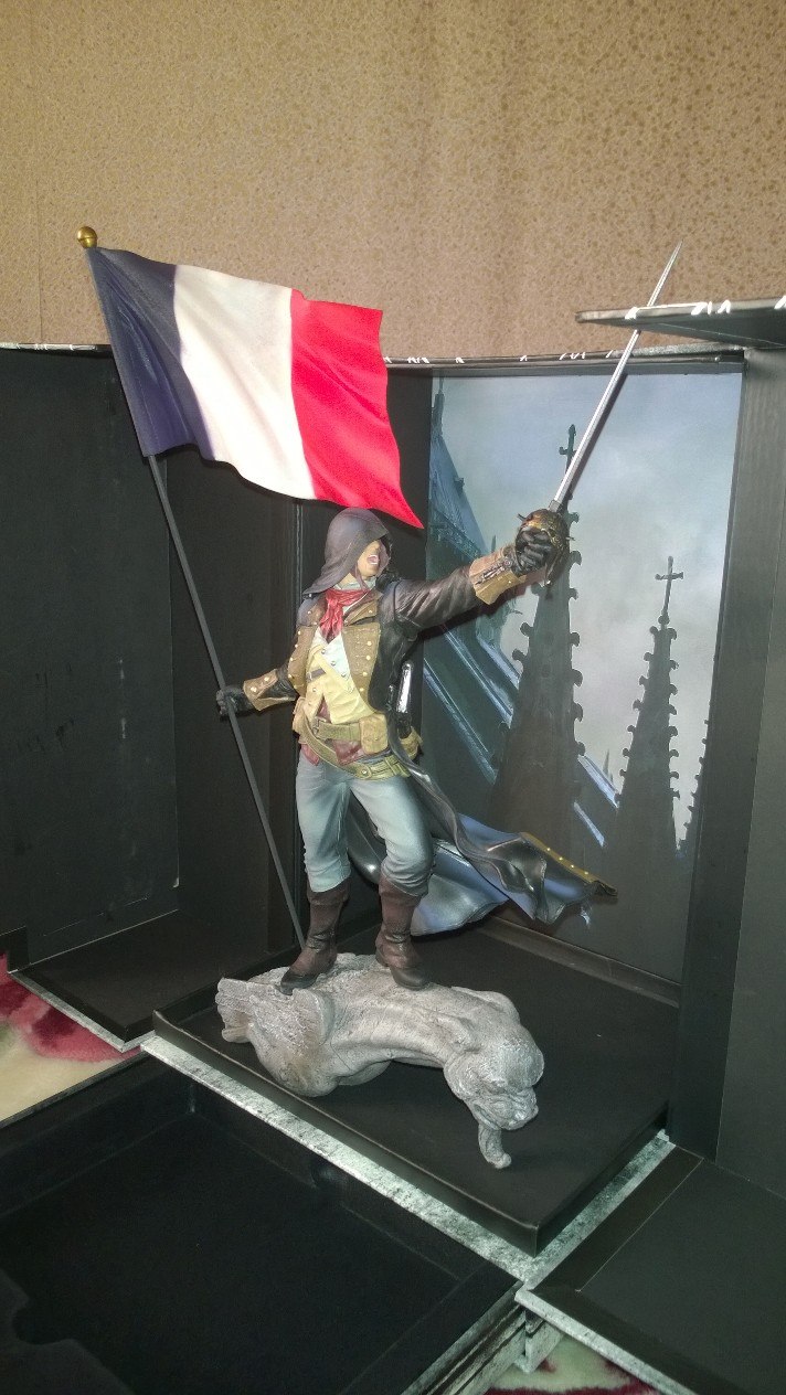 Arno Collectible Figurine