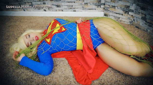 Ludella Hahn as Supergirl 5 