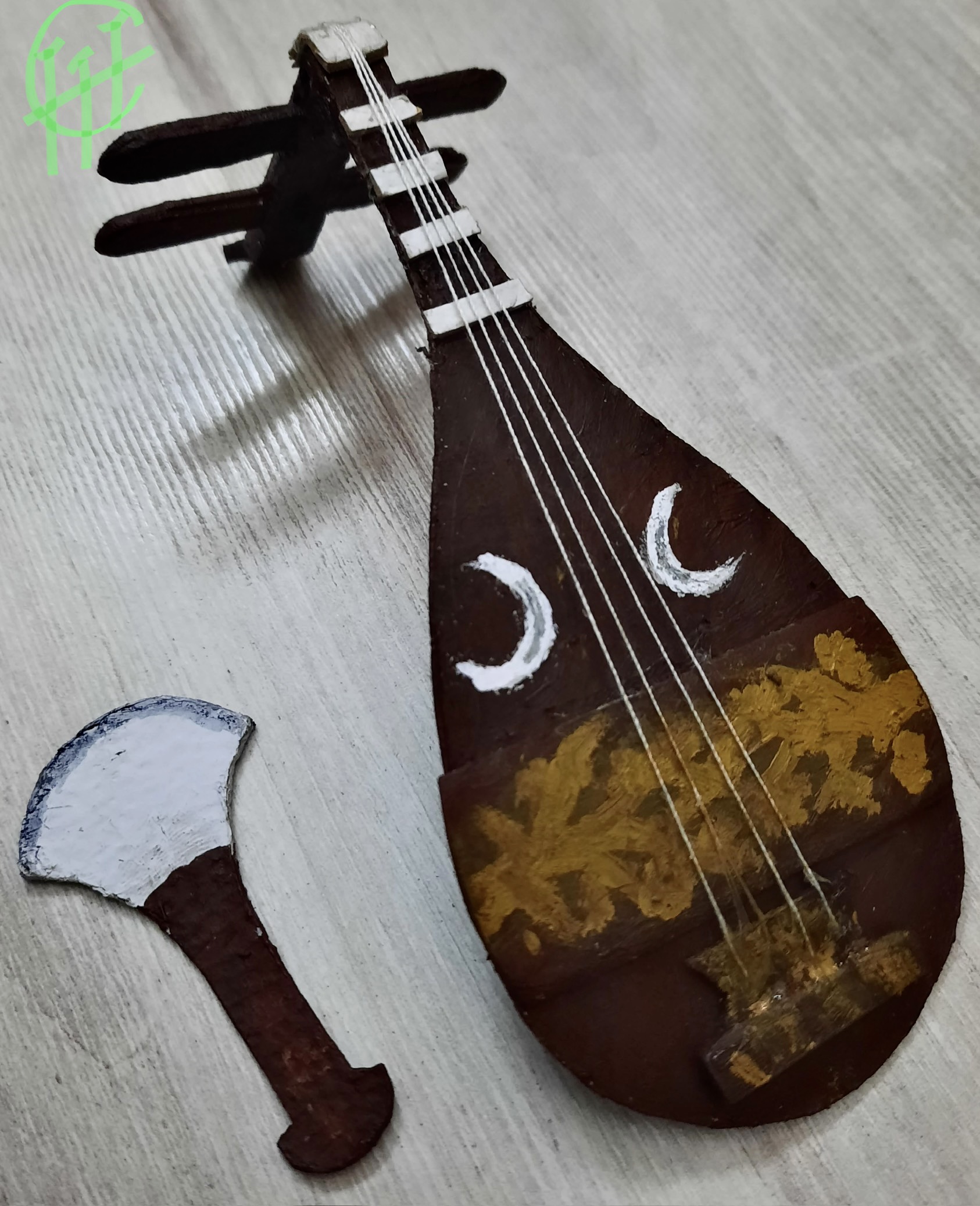 The Mimic - Biwaki's biwa in Egg Carton
