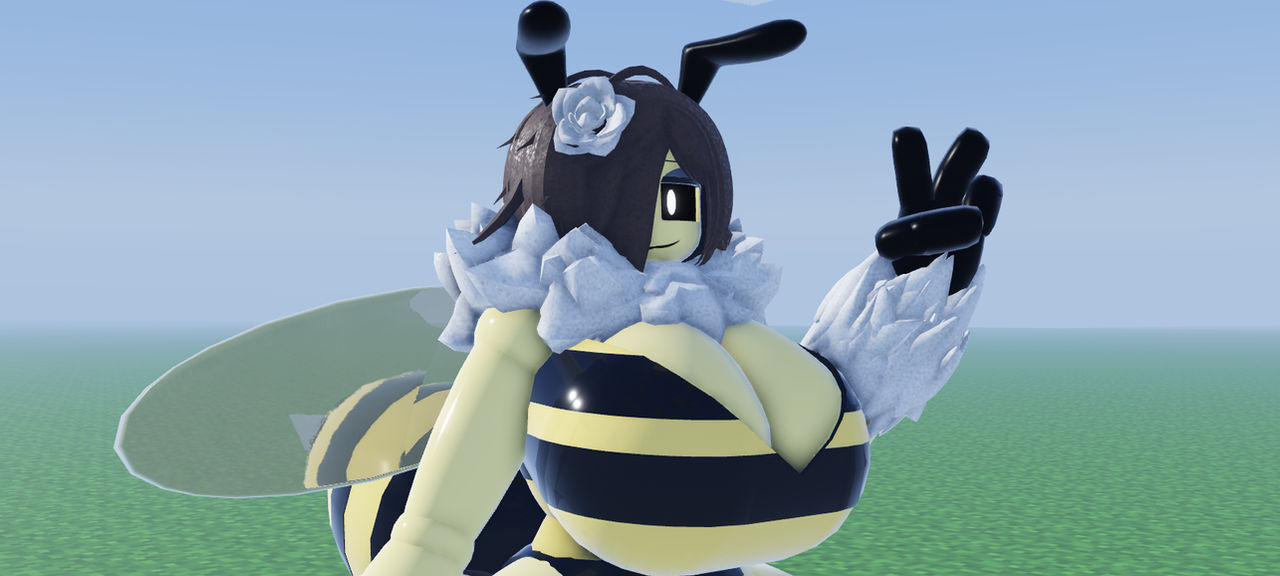 Minecraft Bee Deviantart That bee is from Minecraft by UnknownRedCode on DeviantArt