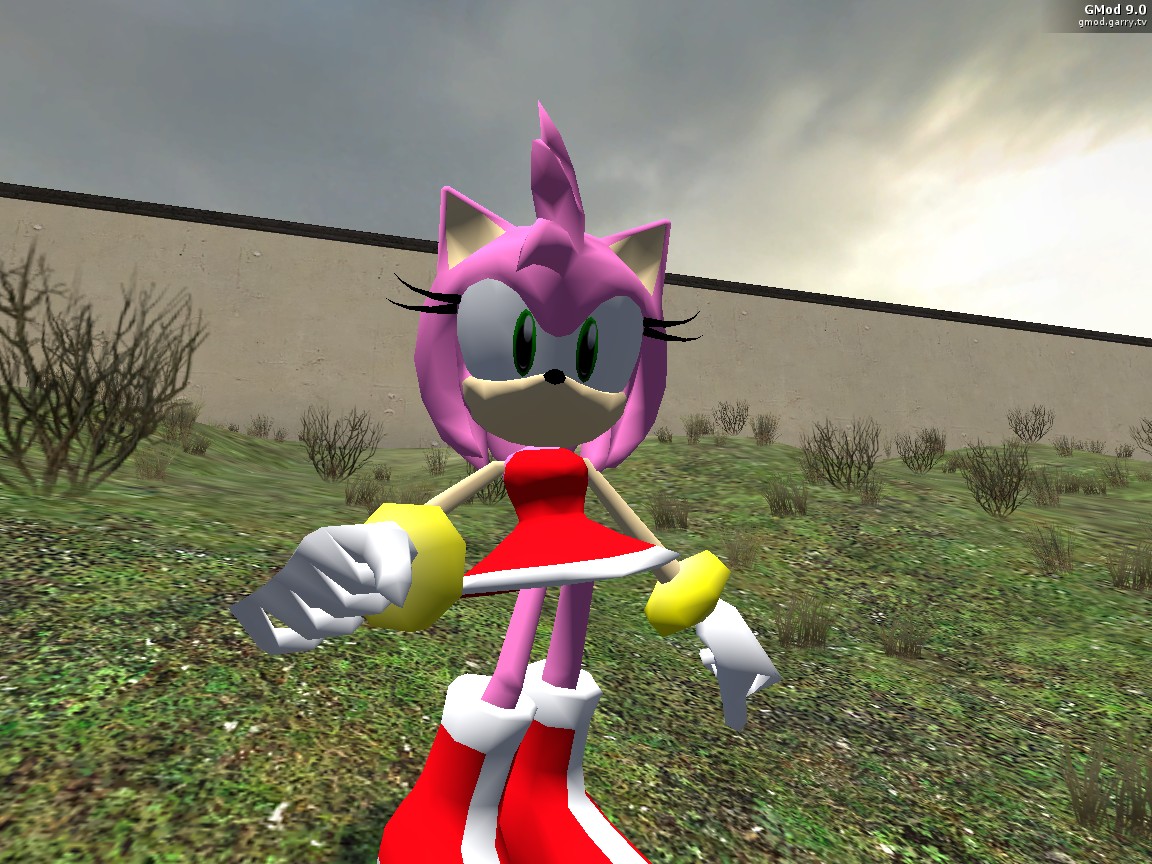 Amy Gmod 9 Pose