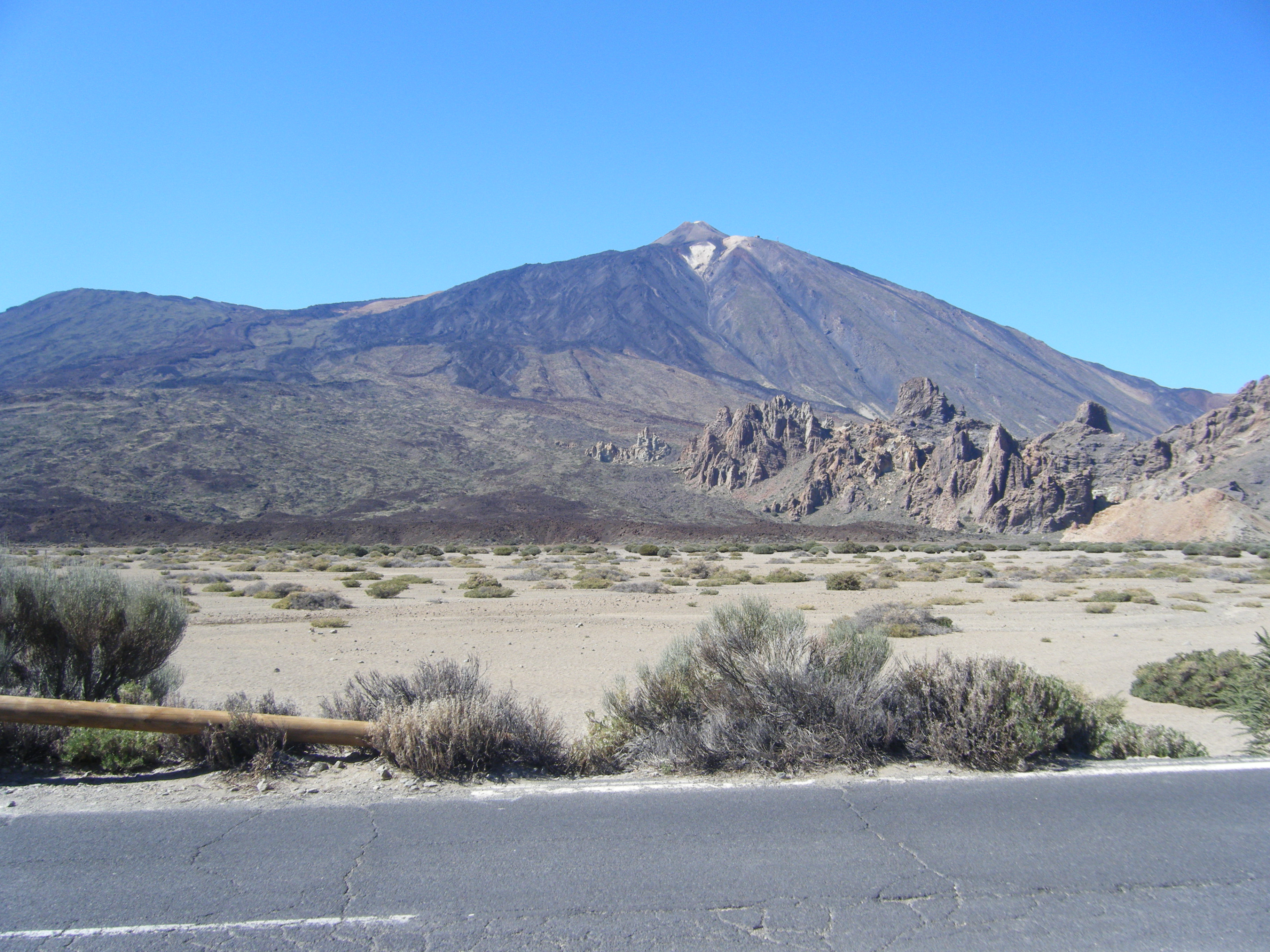 Pico del Teide from street