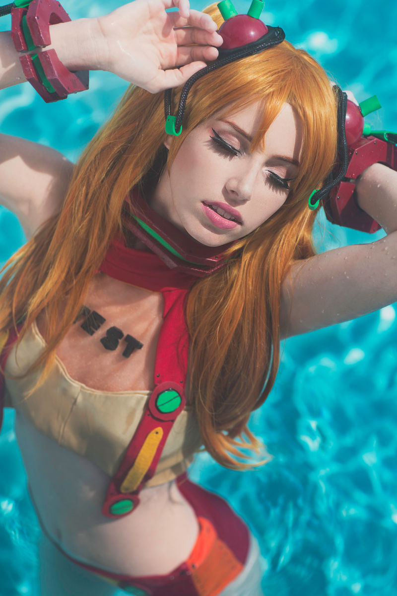 Asuka - Pool