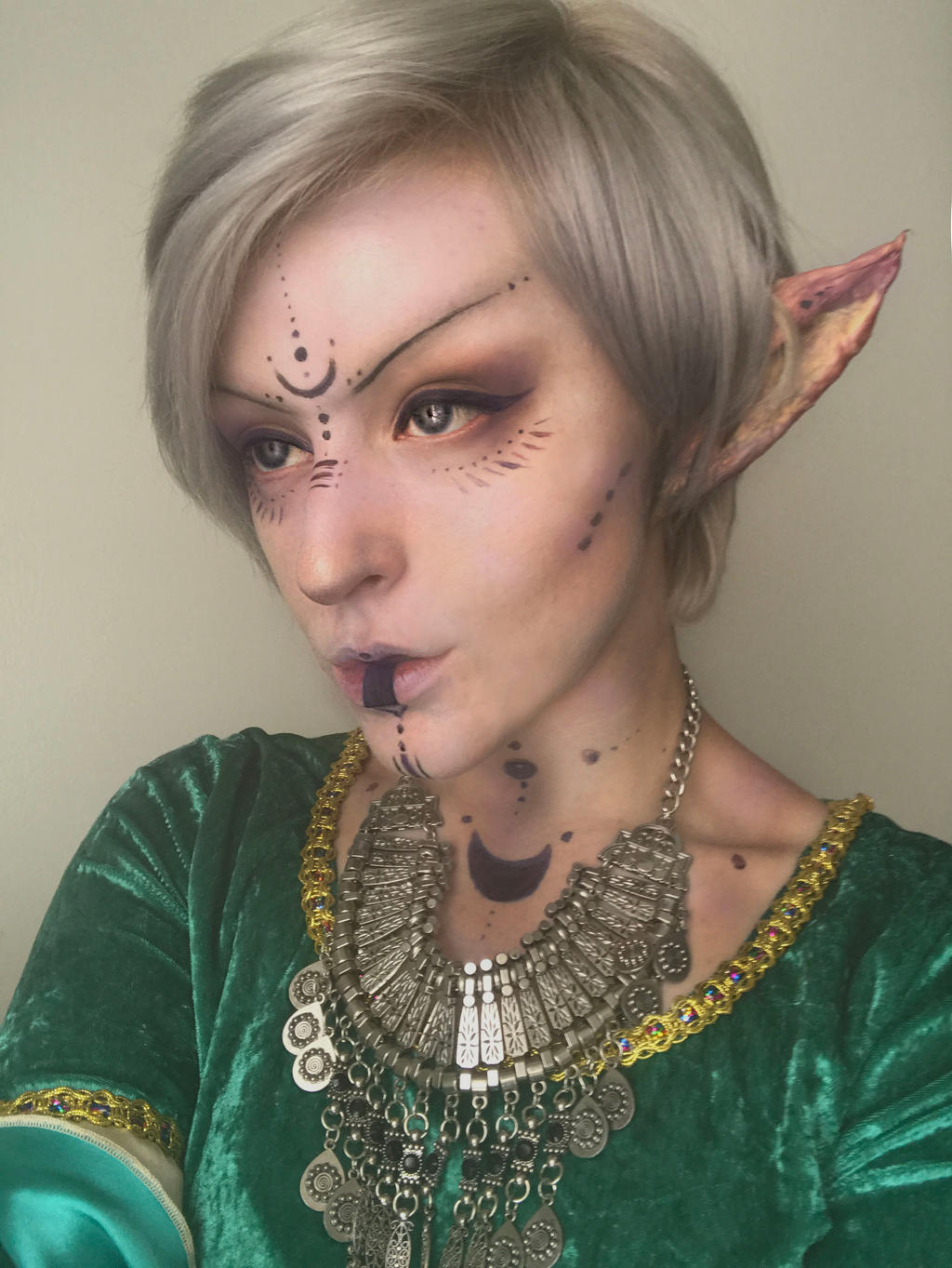 Dark elf makeup?
