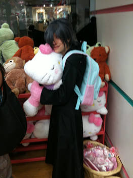 Zexion finds Sanrio store