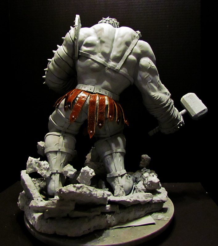 Planet Hulk statue back