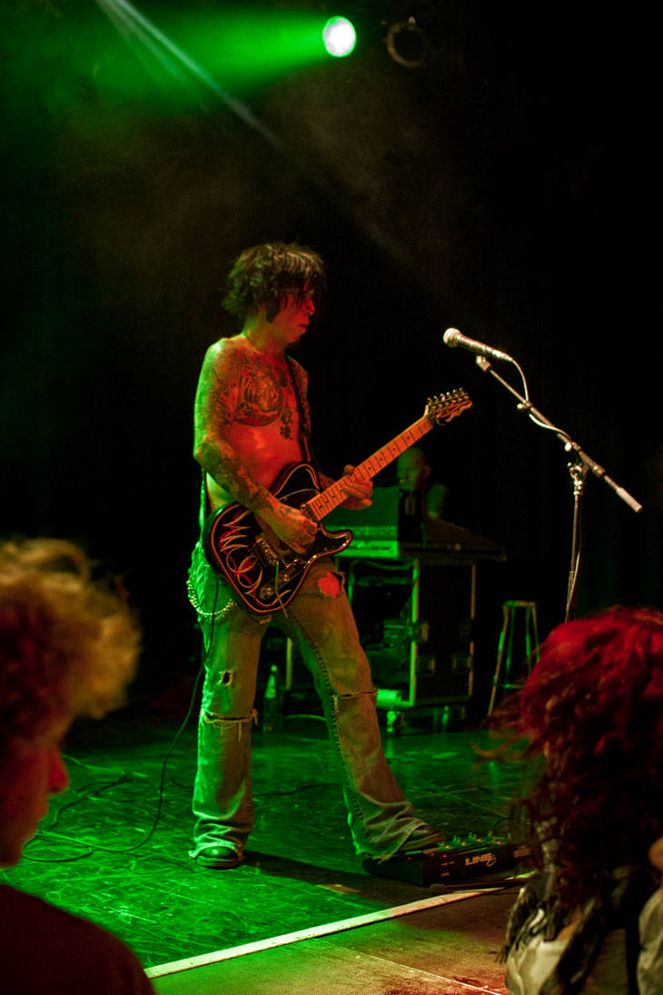 Tracii Guns III by jorago on DeviantArt
