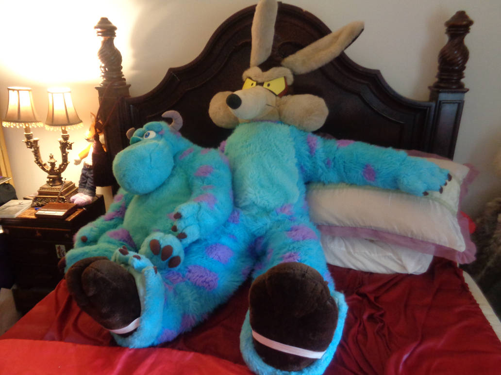 Large Sulley costume on Giant Wile E Coyote plush by Timon-Berkowitz on  DeviantArt