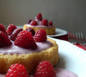 Mini Raspberry Cakes