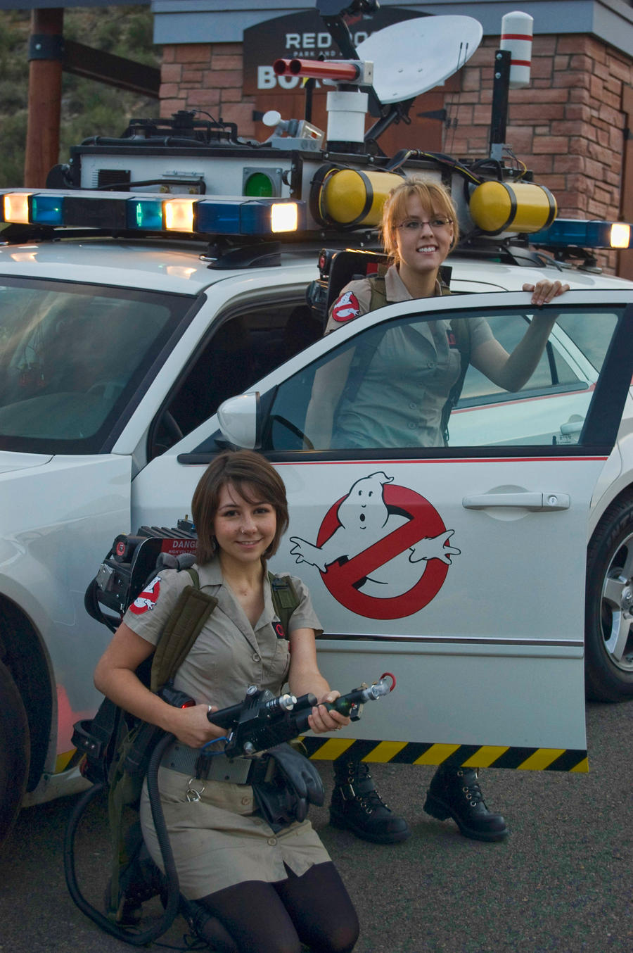 Ghostbusters Girls and Ecto-1