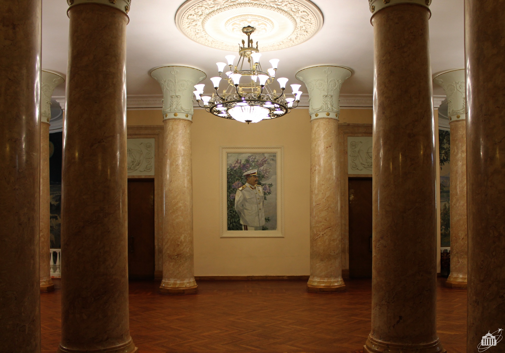 First floor lobby of Volgograd Planetarium