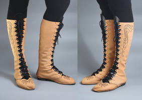 Elven boots with embroidery