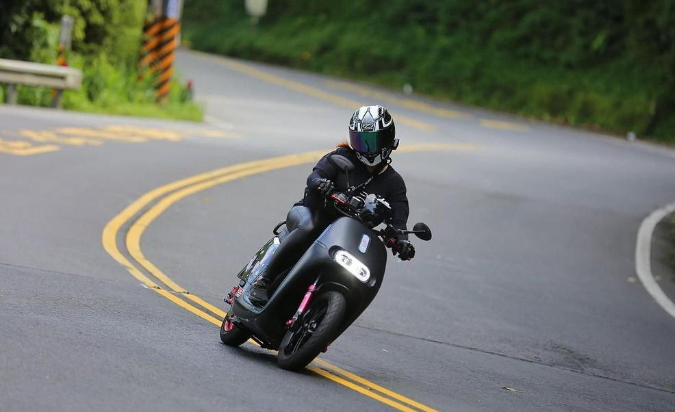 Girl rider by yschou on DeviantArt